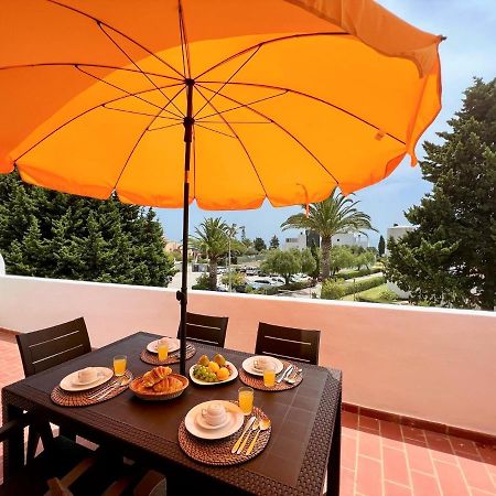 Armacao De Pera Twins 2 With Pool By Homing Apartman Kültér fotó