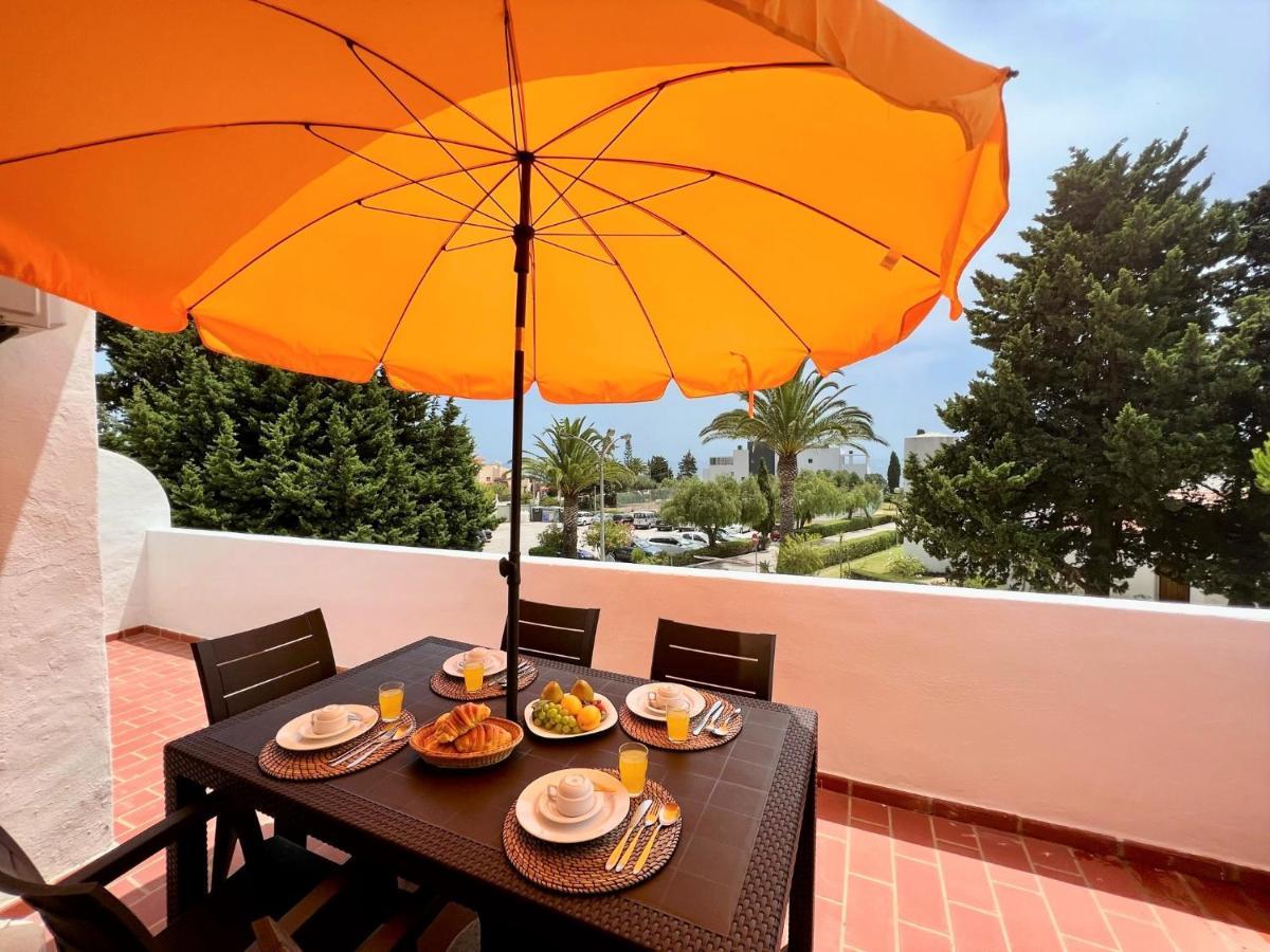 Armacao De Pera Twins 2 With Pool By Homing Apartman Kültér fotó