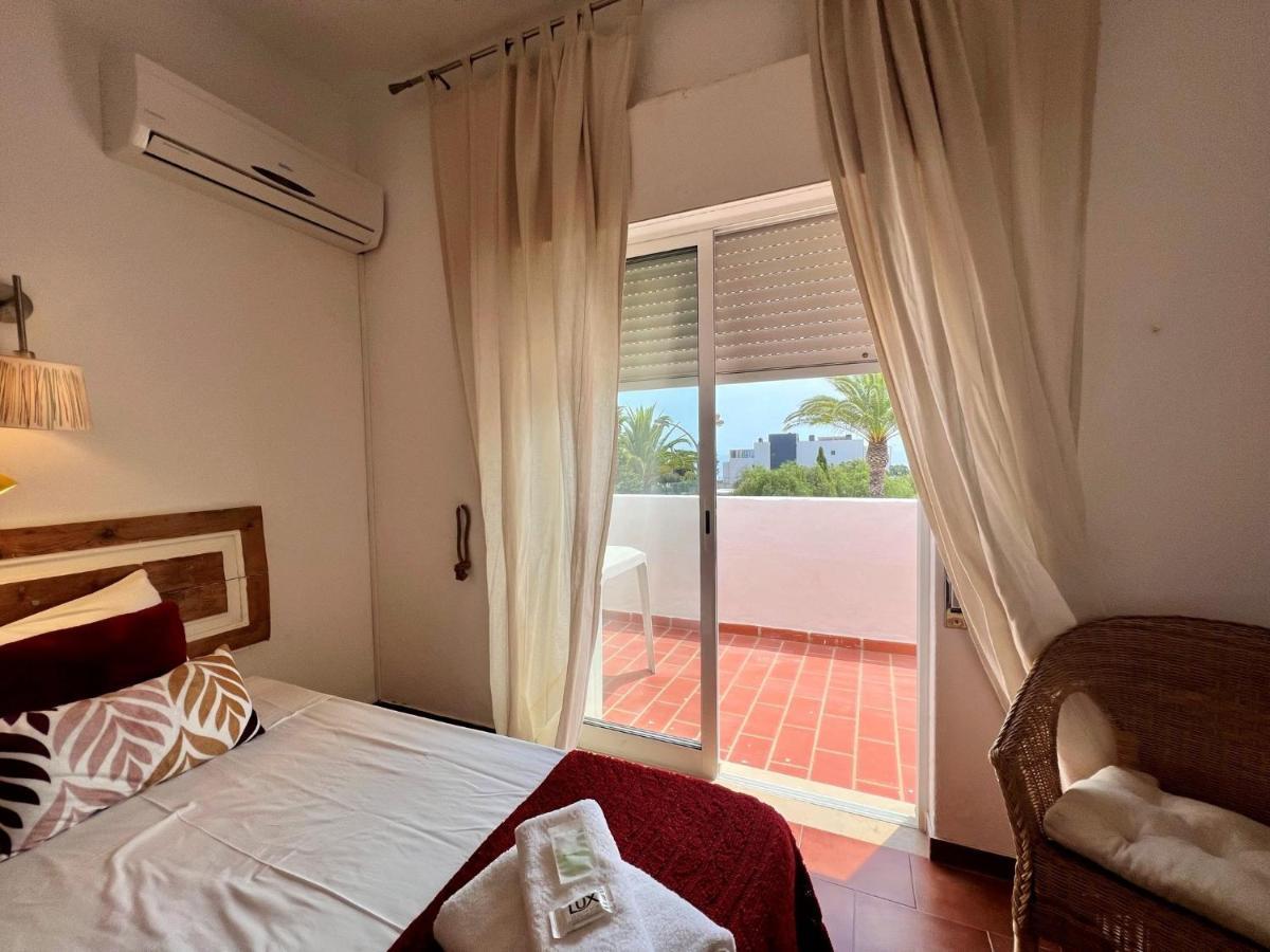 Armacao De Pera Twins 2 With Pool By Homing Apartman Kültér fotó