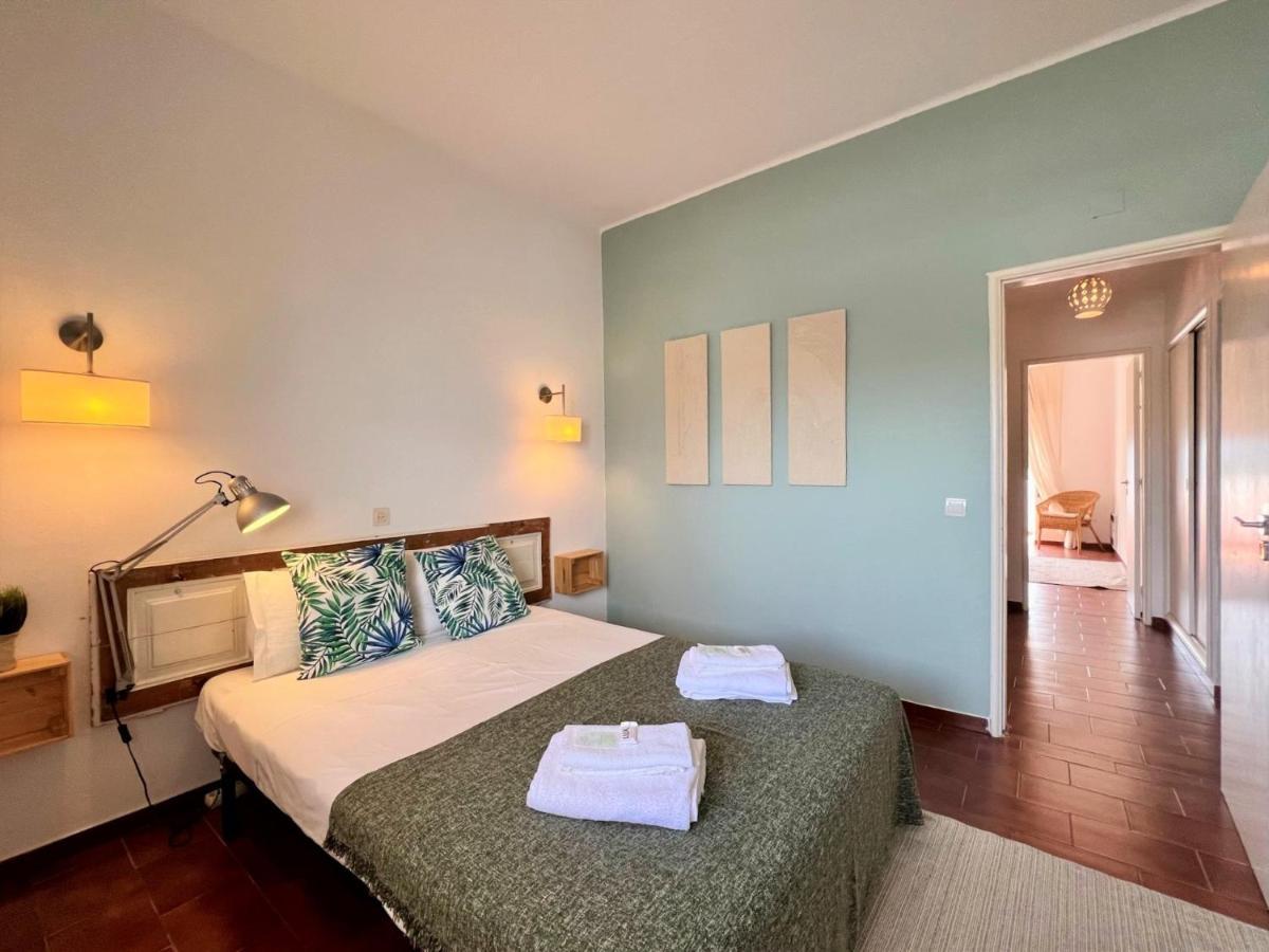Armacao De Pera Twins 2 With Pool By Homing Apartman Kültér fotó