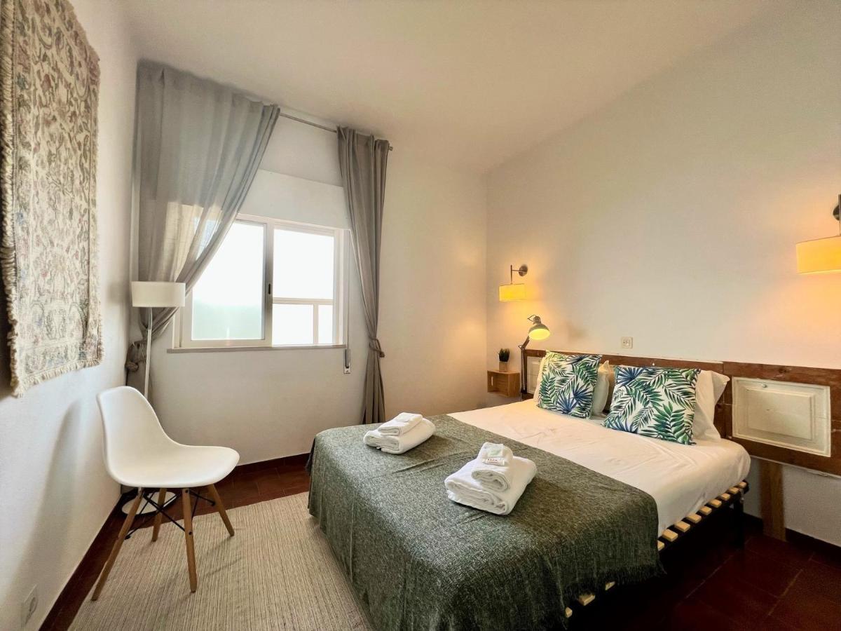Armacao De Pera Twins 2 With Pool By Homing Apartman Kültér fotó