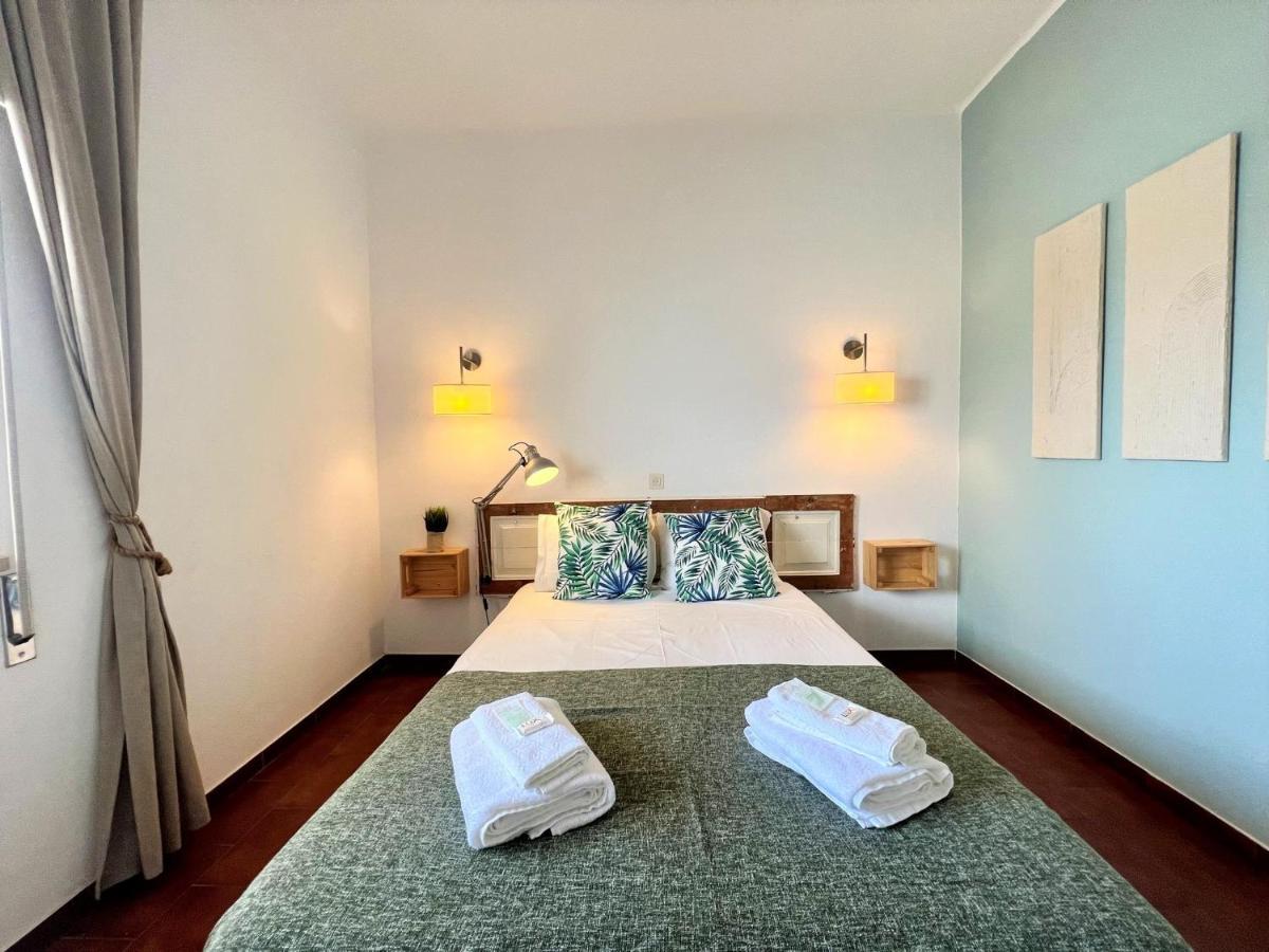 Armacao De Pera Twins 2 With Pool By Homing Apartman Kültér fotó