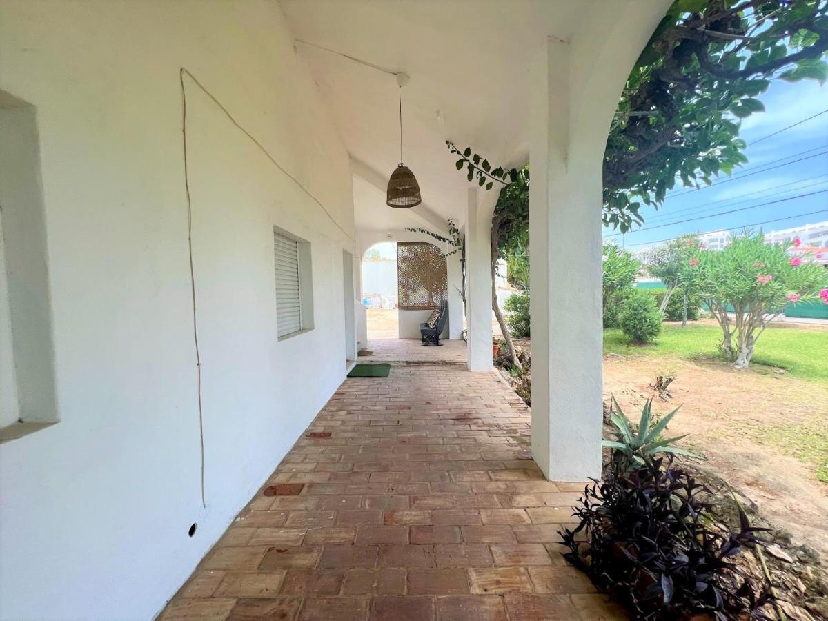 Armacao De Pera Twins 2 With Pool By Homing Apartman Kültér fotó
