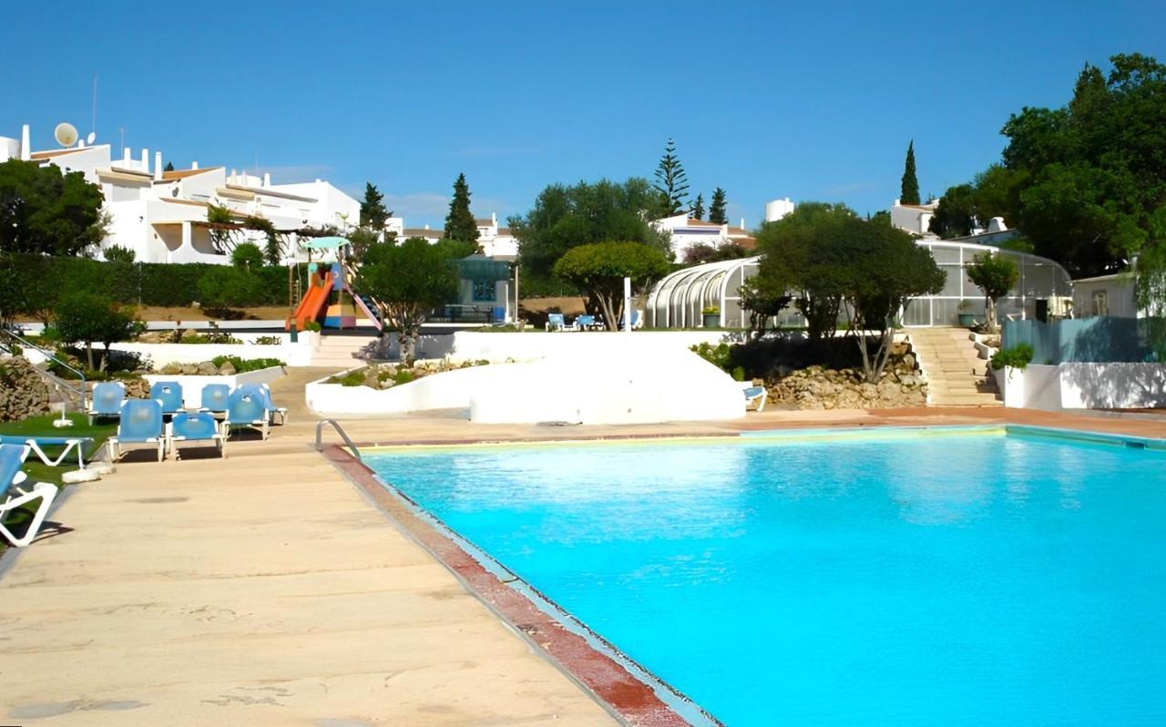 Armacao De Pera Twins 2 With Pool By Homing Apartman Kültér fotó